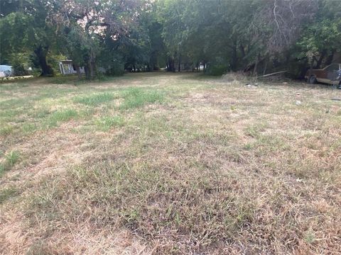 605 N Schopmeyer Street Gainesville TX 76240