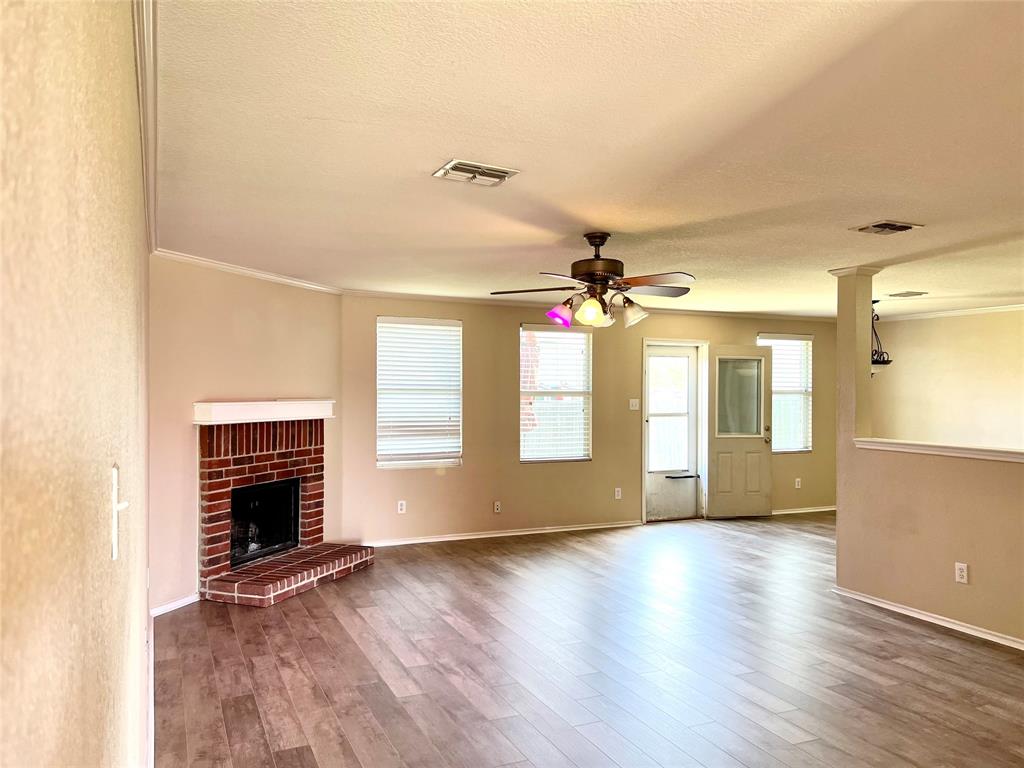 2906 Lake Vista Drive