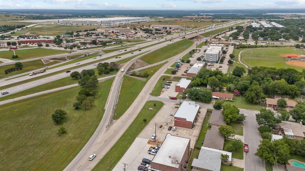 108 N Jim Wright Freeway 102