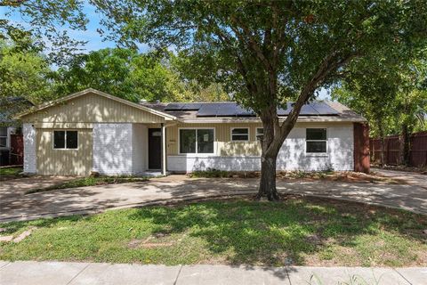 2413 Muret Street Irving TX 75062