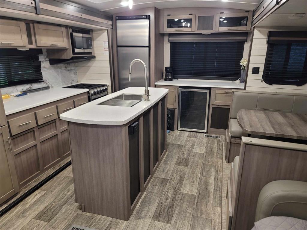 Sun Eagle Bay - Residential