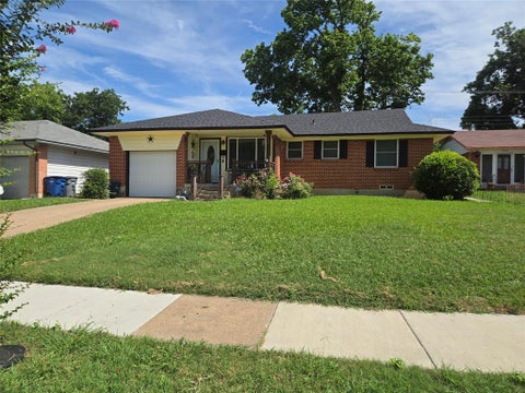 Photo of 1131 Waweenoc Avenue, Dallas, TX 75216 (MLS # 21314934)