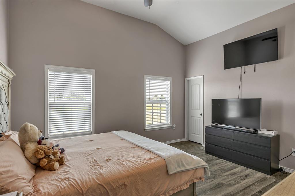 MARTHA MUSICK, 20.09 ACRES, & HOUSE - Residential