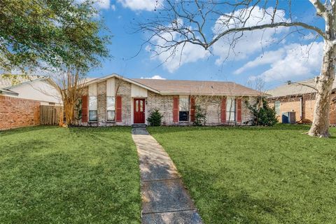 Photo of 2930 Churchill Way, Garland, TX 75044 (MLS # 21243666)