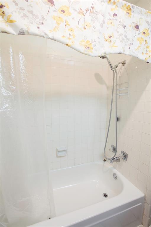 Euless, Texas 76039, United States, 3 Bedrooms Bedrooms, ,2 BathroomsBathrooms,Residential,Active,222848