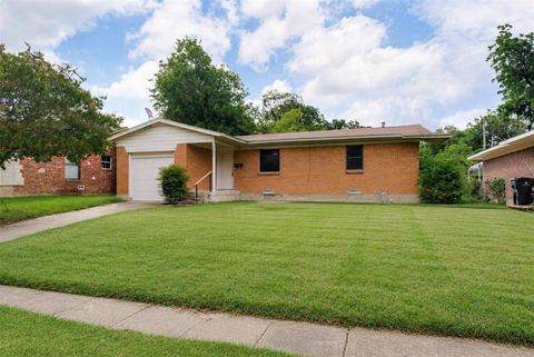 Photo of 1750 Kirkwood Drive, Garland, TX 75041 (MLS # 21305864)