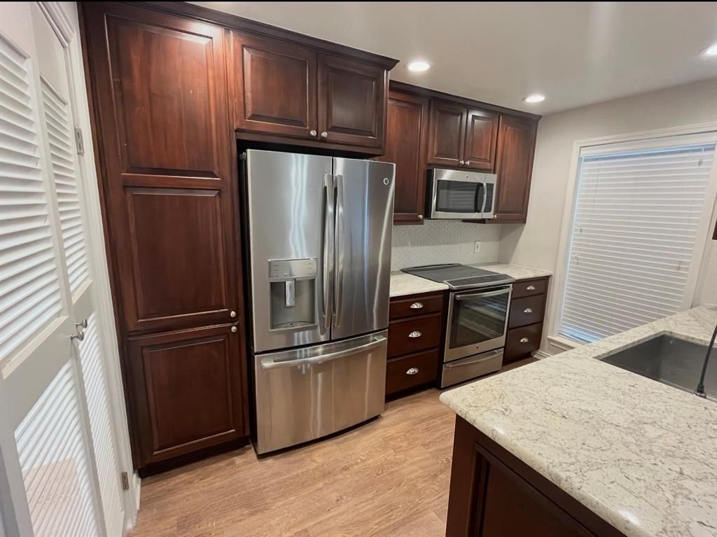 Photo of 524 Josephine Street, Dallas, TX 75246 (MLS # 21307416)