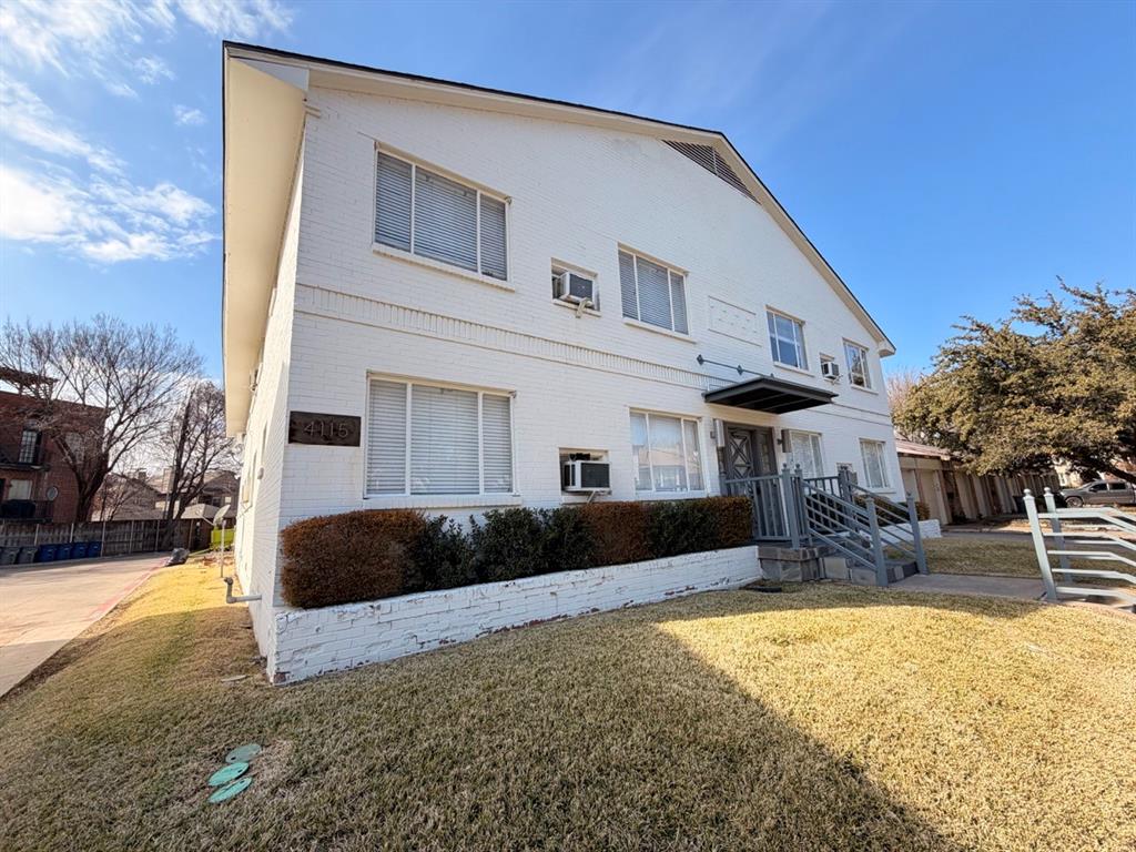 4115 Douglas Avenue 105