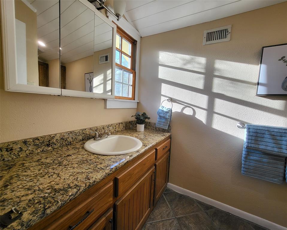 Roanoke Hills - Residential Lease