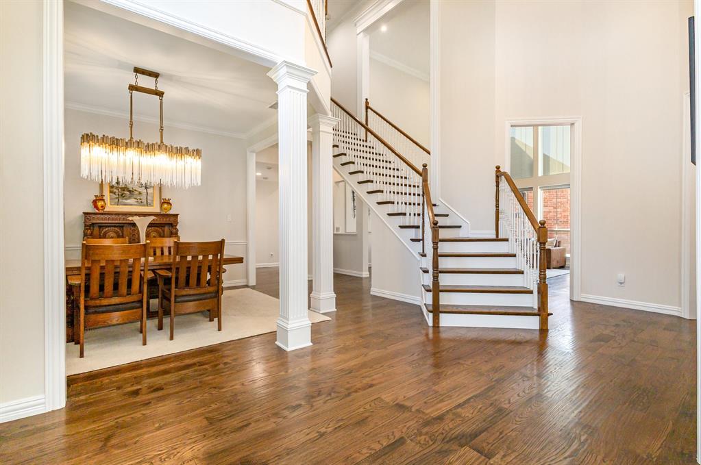 5920 Glendower Lane