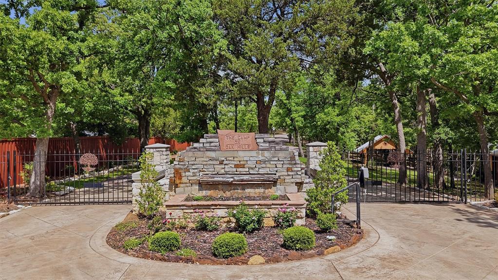 424 Oak Hills Drive