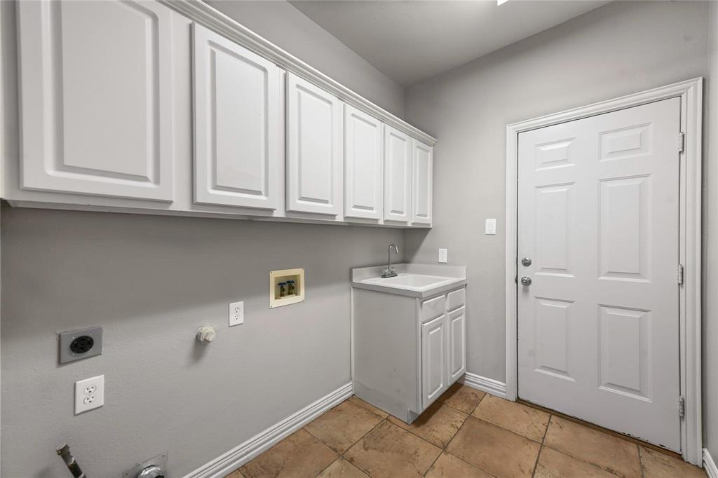 Flower Mound, Texas 75028, United States, 4 Bedrooms Bedrooms, ,3 BathroomsBathrooms,Residential,Pending,1815