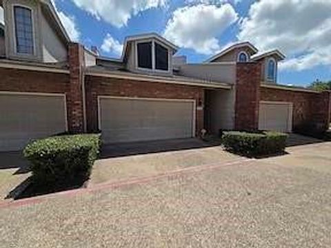 Photo of 5839 Lake Point Drive, Arlington, TX 76016 (MLS # 21306827)