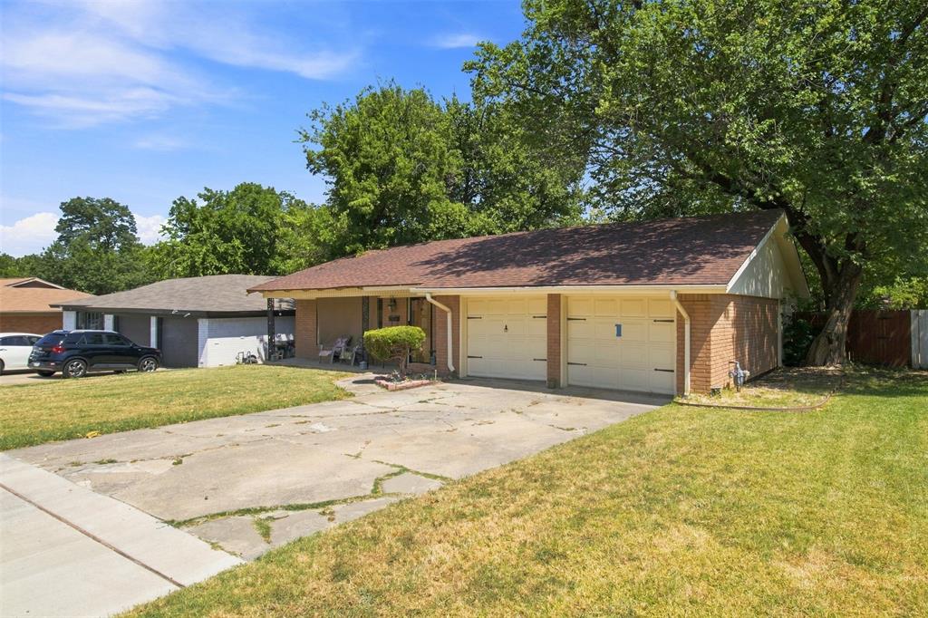 1817 Ellington Drive