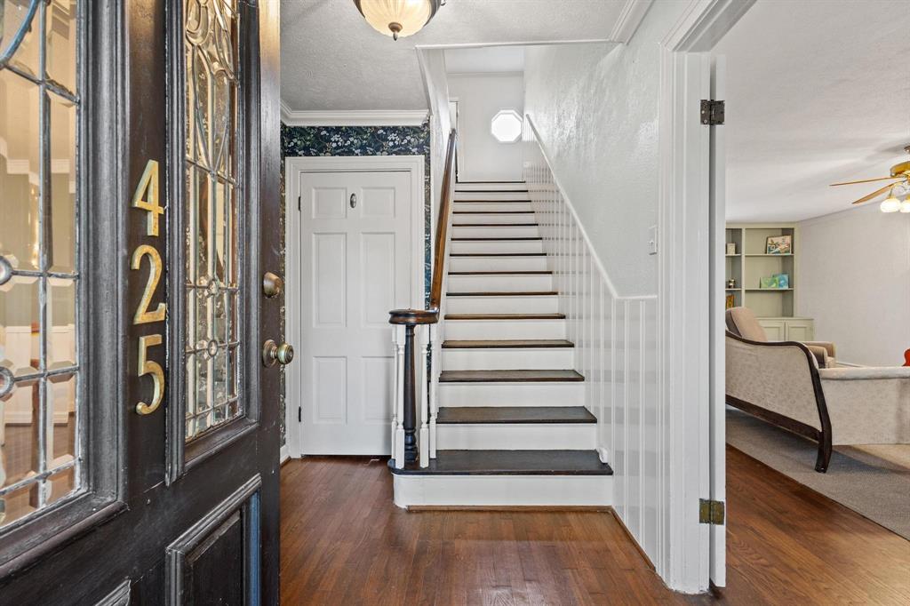 425 W Belden Street