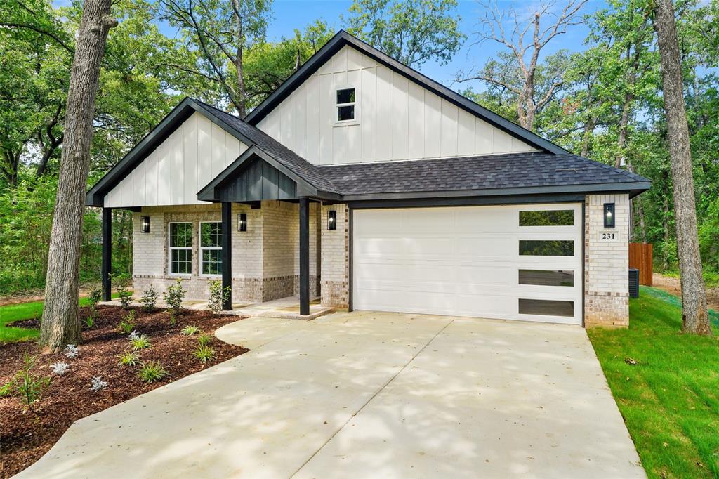231 E Beachwood Loop