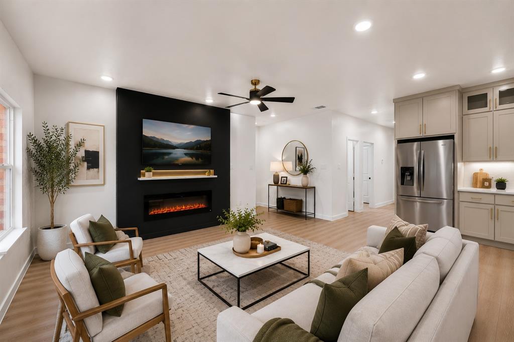 231 E Beachwood Loop