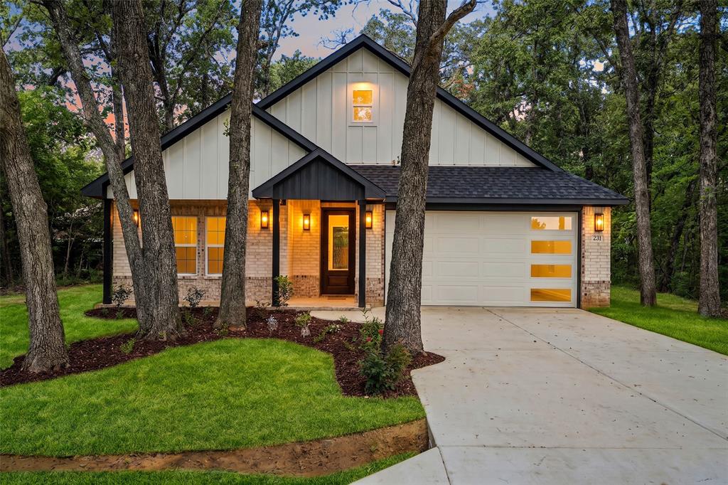 231 E Beachwood Loop