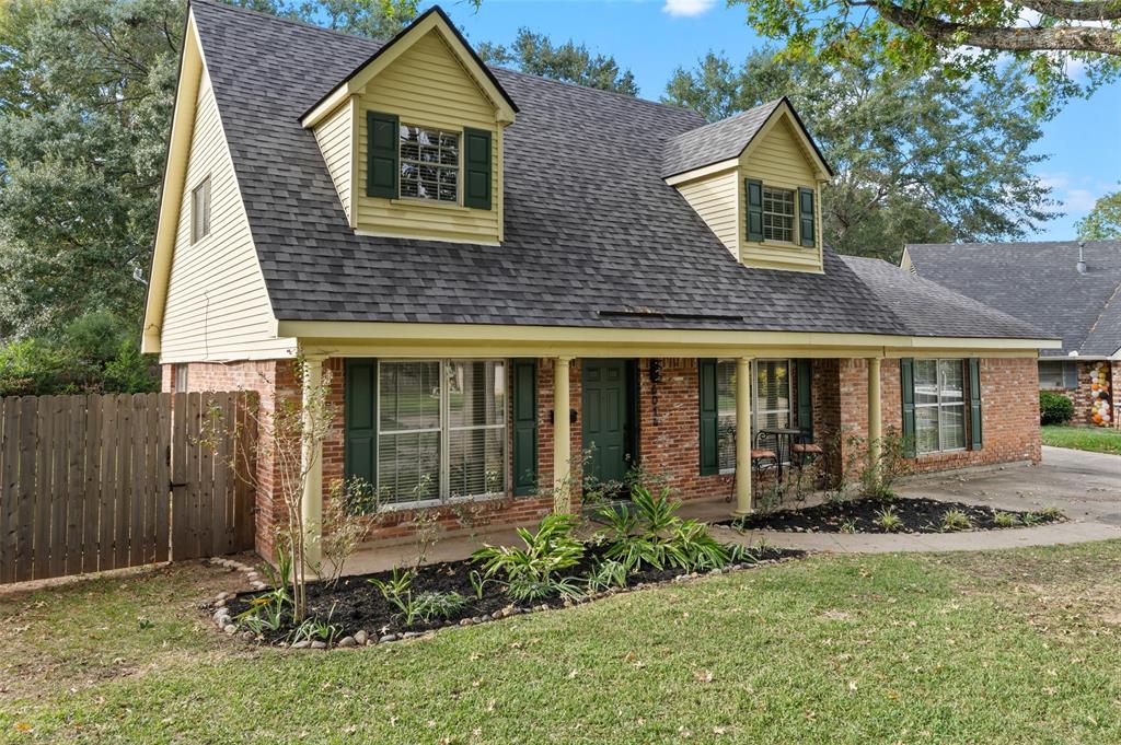 6014 Woodbine Circle