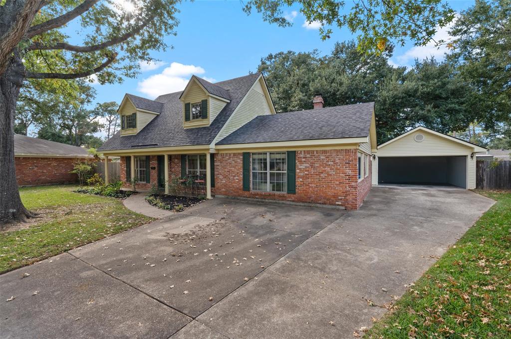 6014 Woodbine Circle
