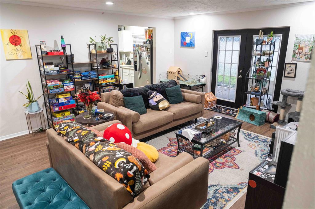 725 Sweetbriar Drive