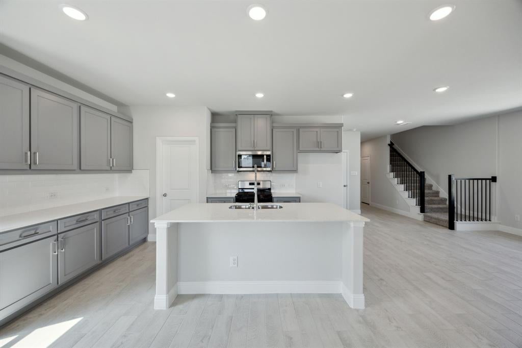 3015 Isla Terrace