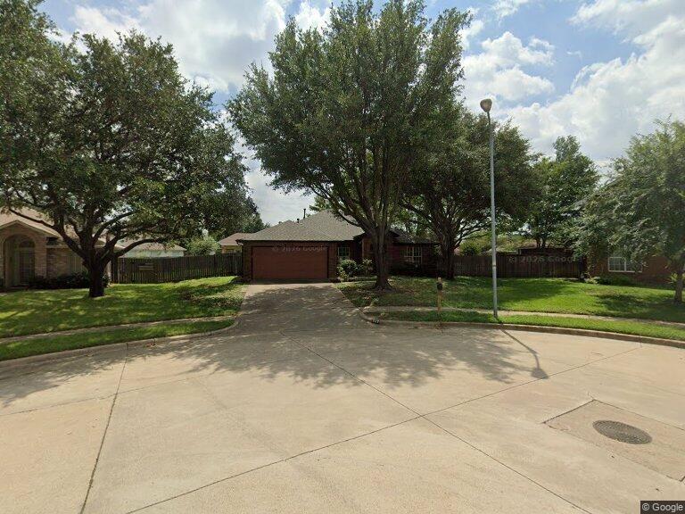 929 Hiawatha Lane