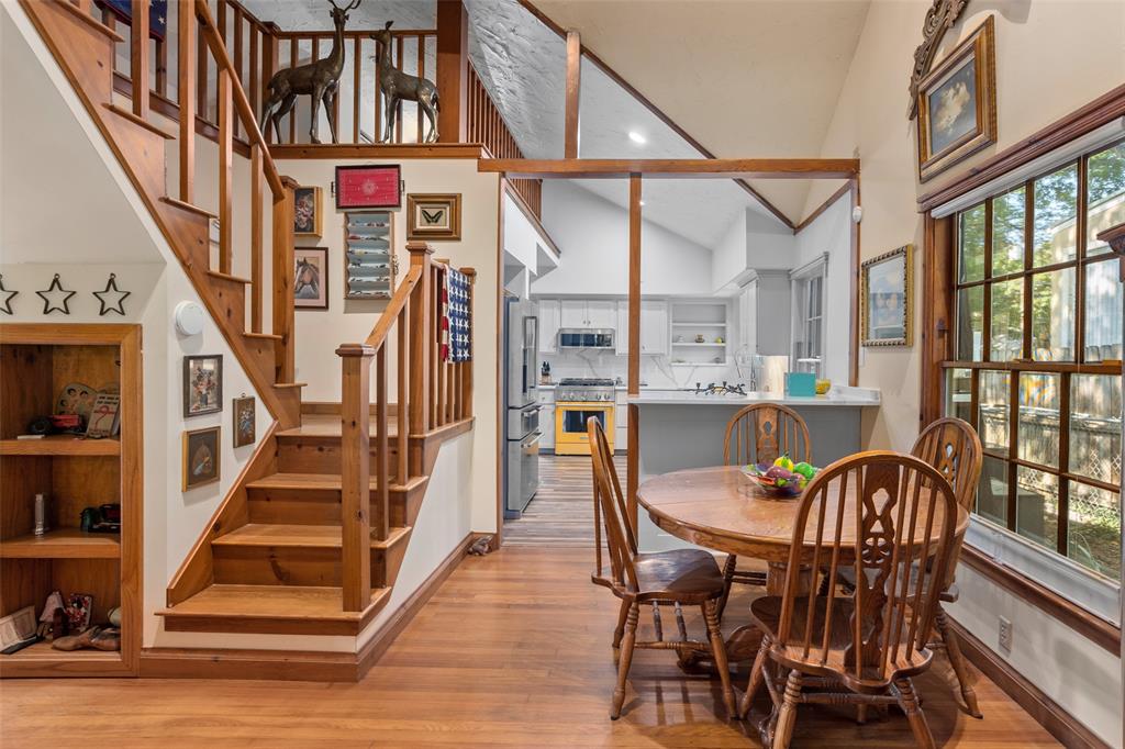 Photo 9 of 30 of 4125 Lovell Avenue house
