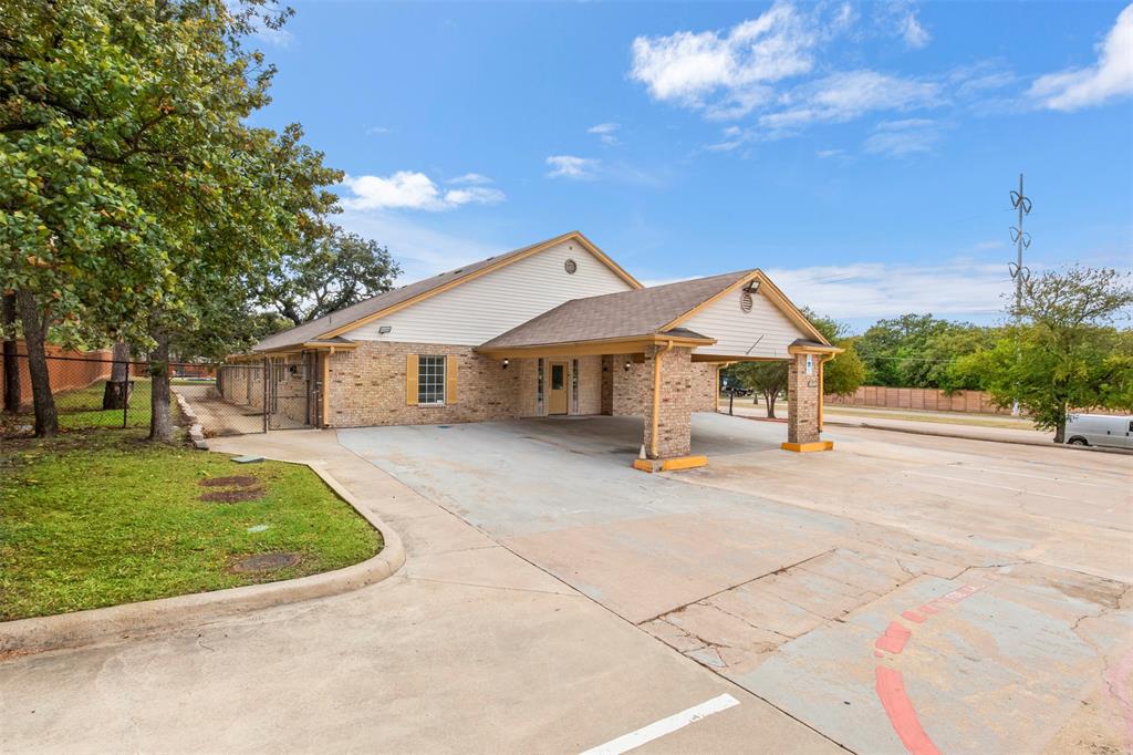 5508 Chaperito Trail