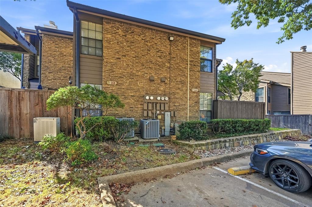 Richardson Crossing Condo - Residential