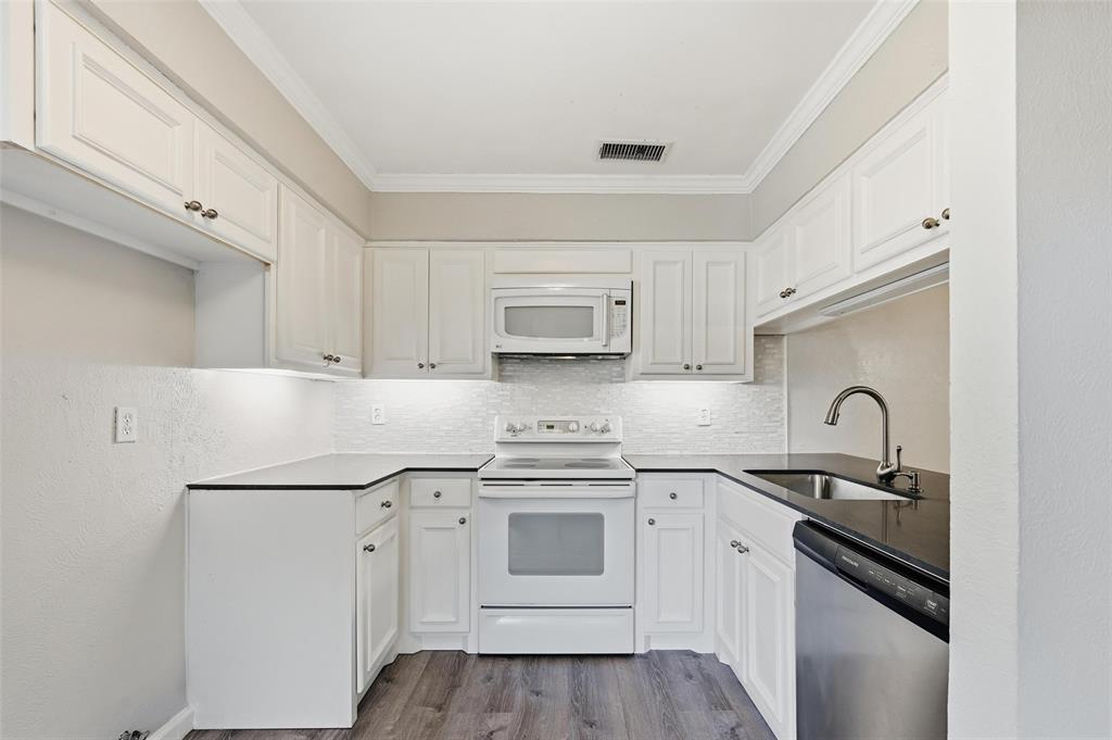 Richardson Crossing Condo - Residential