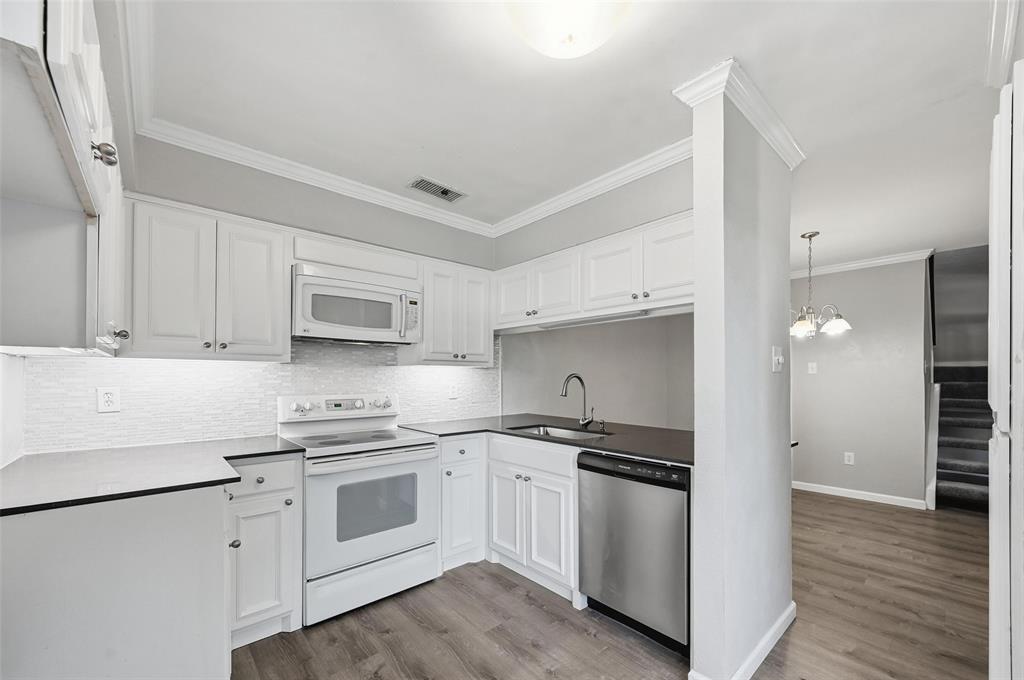 Richardson Crossing Condo - Residential