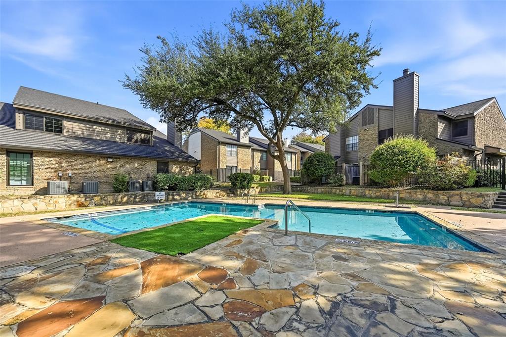 Richardson Crossing Condo - Residential