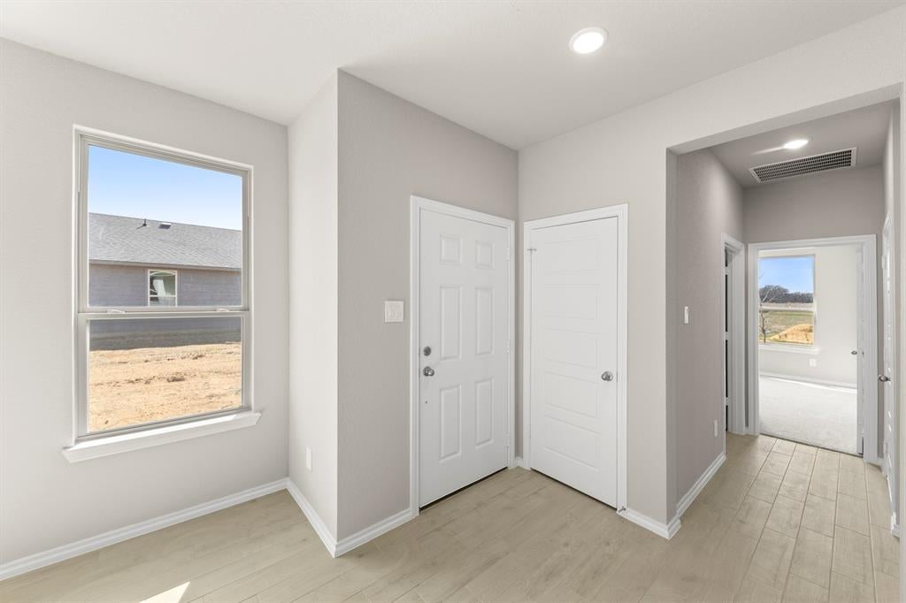 8224 Kingfisher Road