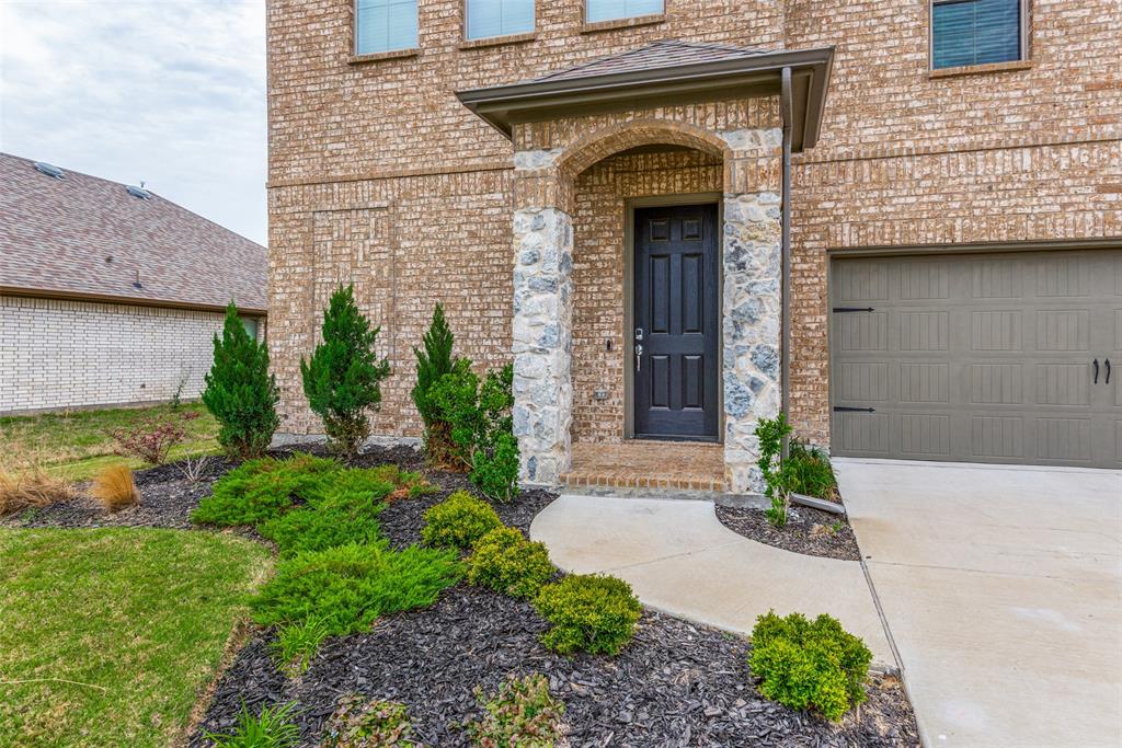 921 Waterview Drive