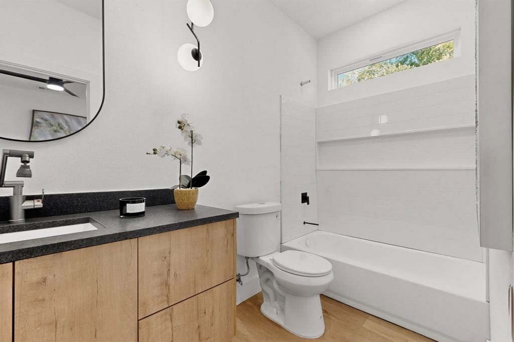 Lincoln Manor - Residential