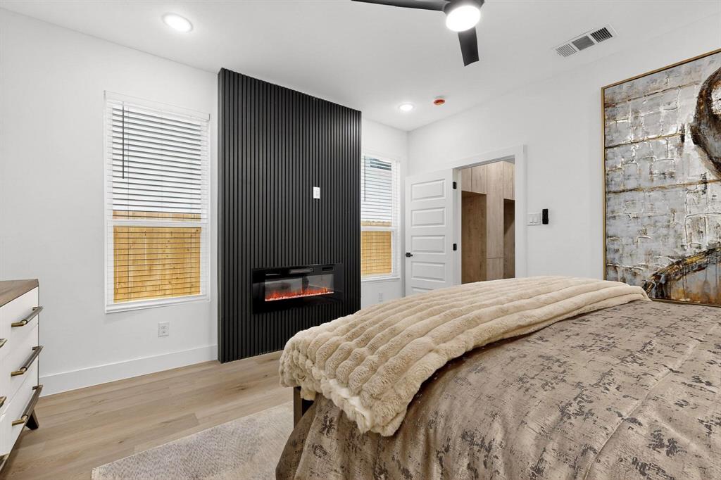 Lincoln Manor - Residential