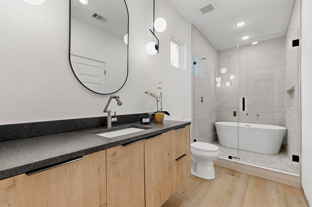 Lincoln Manor - Residential