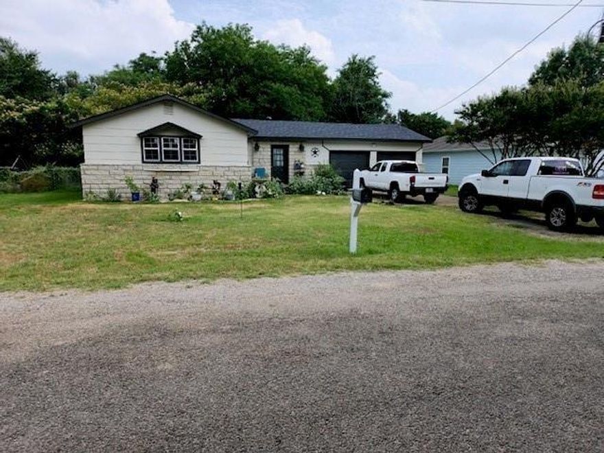 Cute 2 bed 1 bath with a fenced yard!  New HVAC unit July 2023. Tenant occupies the property at this time. Great investment opportunity!! New flooring throughout and stainless steel appliances. Large fenced back yard!!