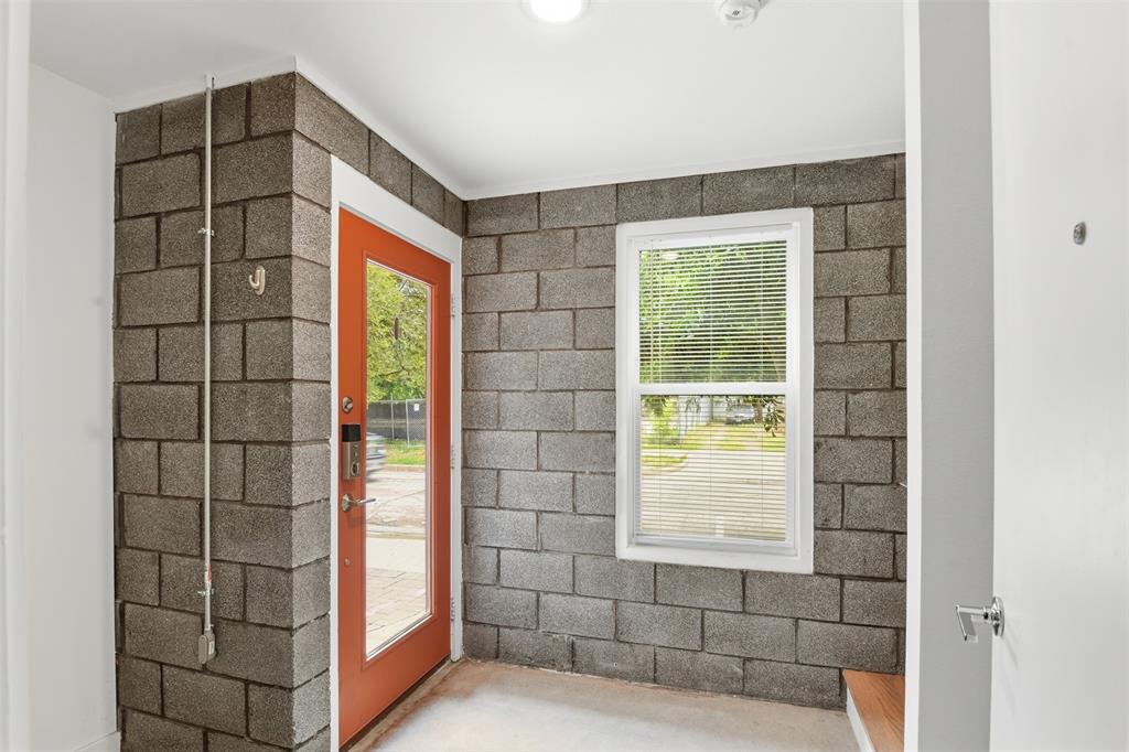 427 W 10th Street 101