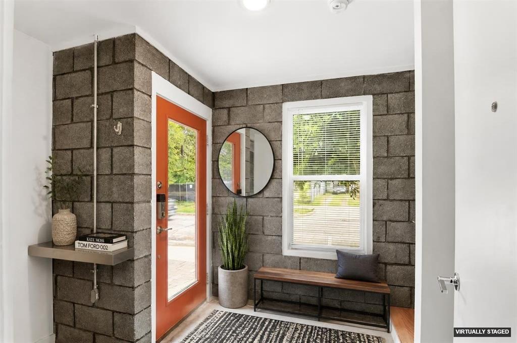 427 W 10th Street 101