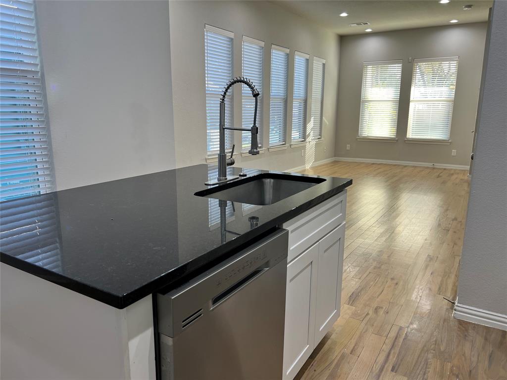 Dallas Land & Loan 2 - Residential Lease