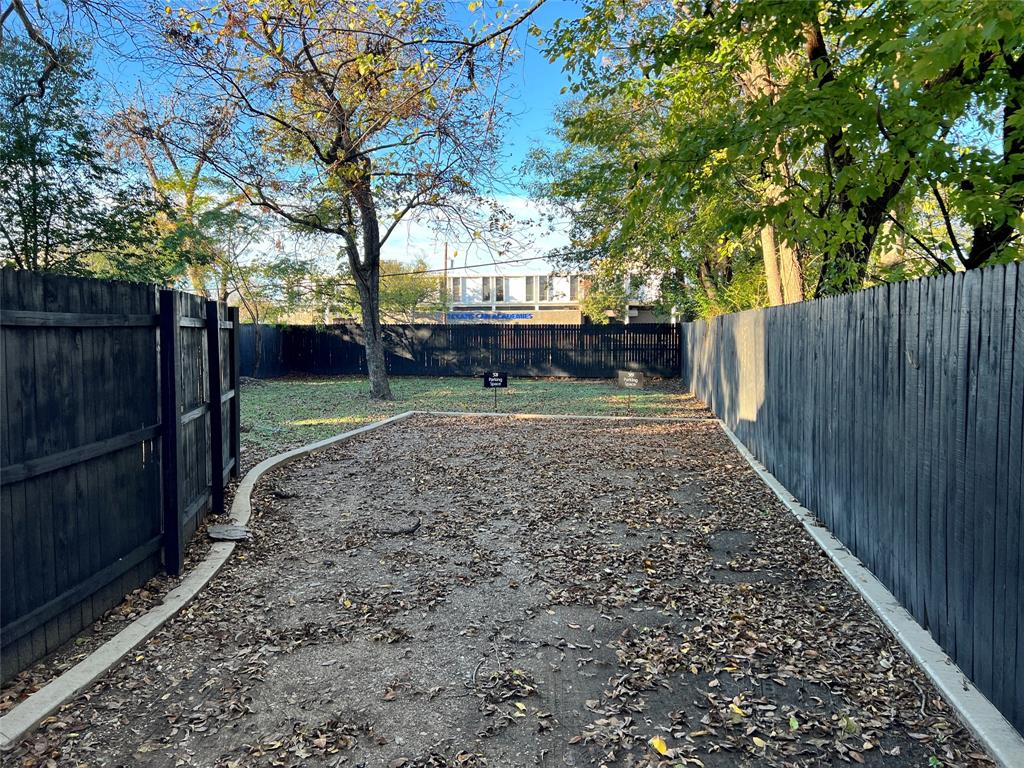 Dallas Land & Loan 2 - Residential Lease