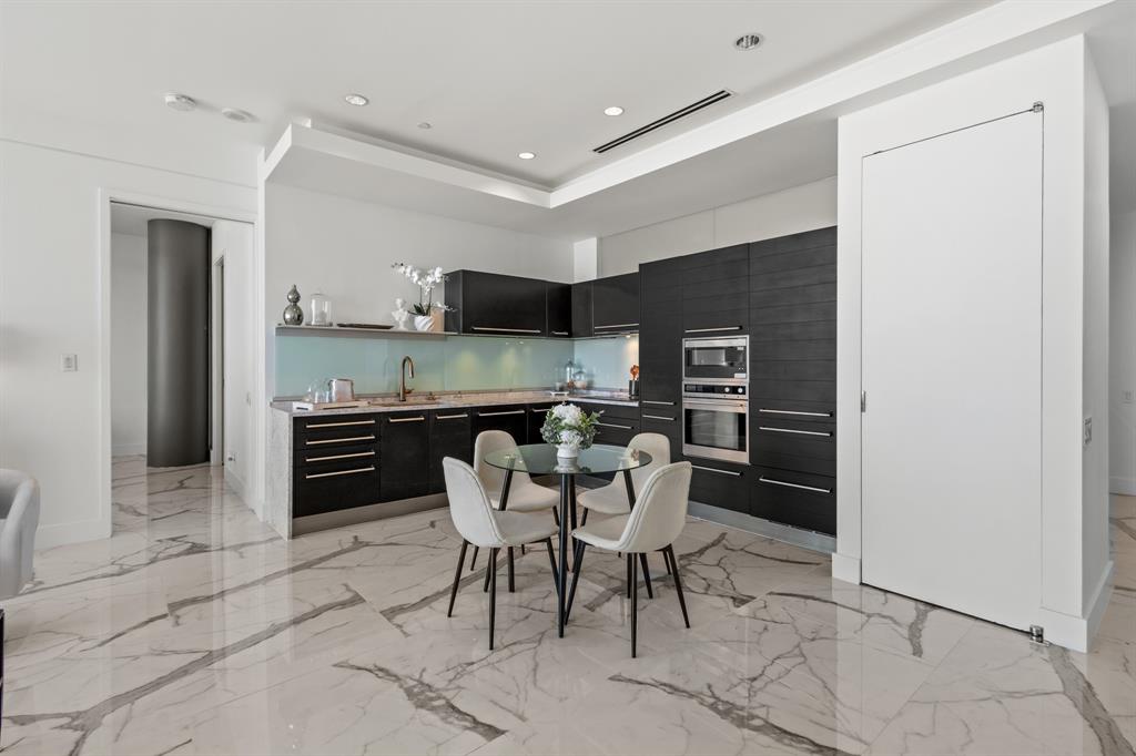 2408 Victory Park Lane 1140