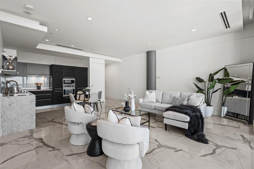 2408 Victory Park Lane 1140