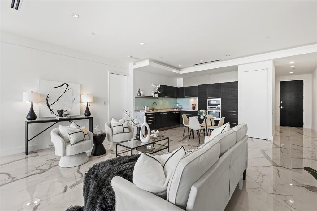 2408 Victory Park Lane 1140