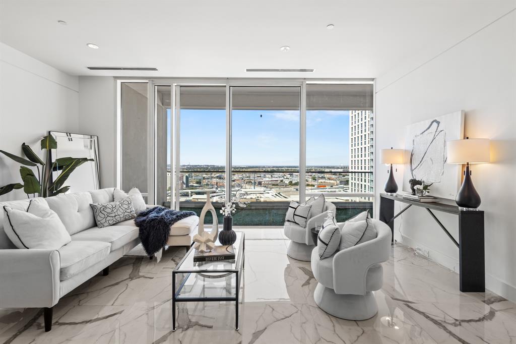 2408 Victory Park Lane 1140