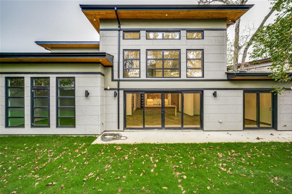 3050 Tall Oaks Court