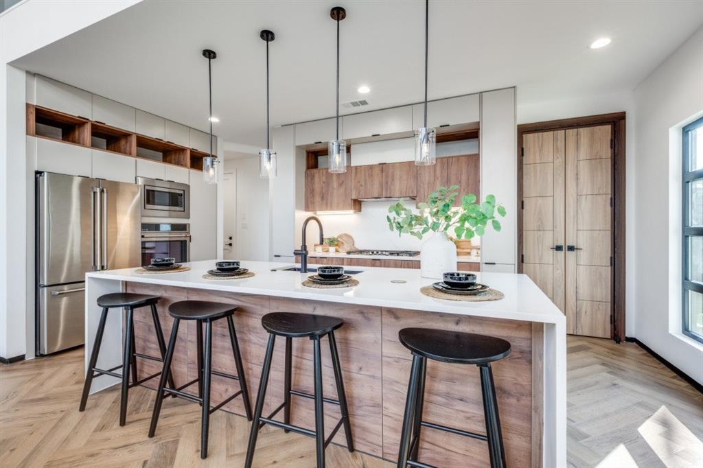3050 Tall Oaks Court