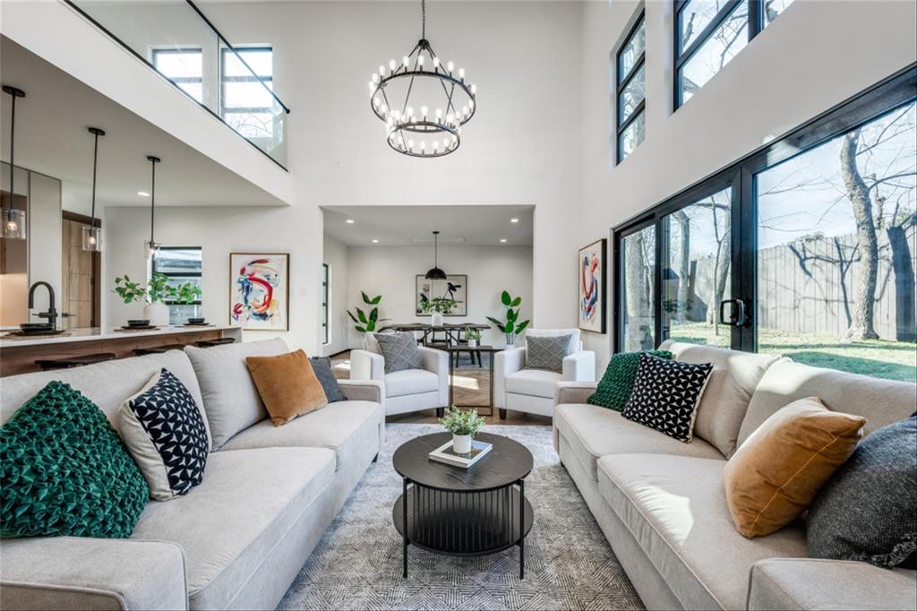 3050 Tall Oaks Court